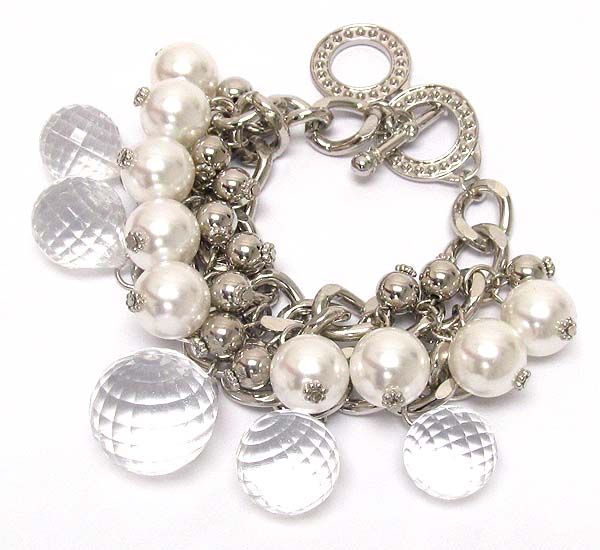 Multi pearl and metal balls with clear acryl tear drop charm dangle toggle bracelet