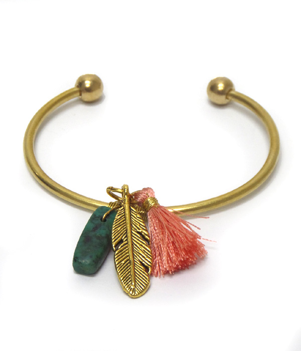 Charm stone and feather metal bangle bracelet