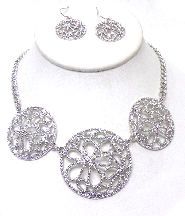Flower textured metal linked disks necklace set