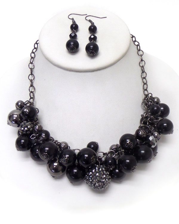 Multi fireball and pearl dangle necklace set