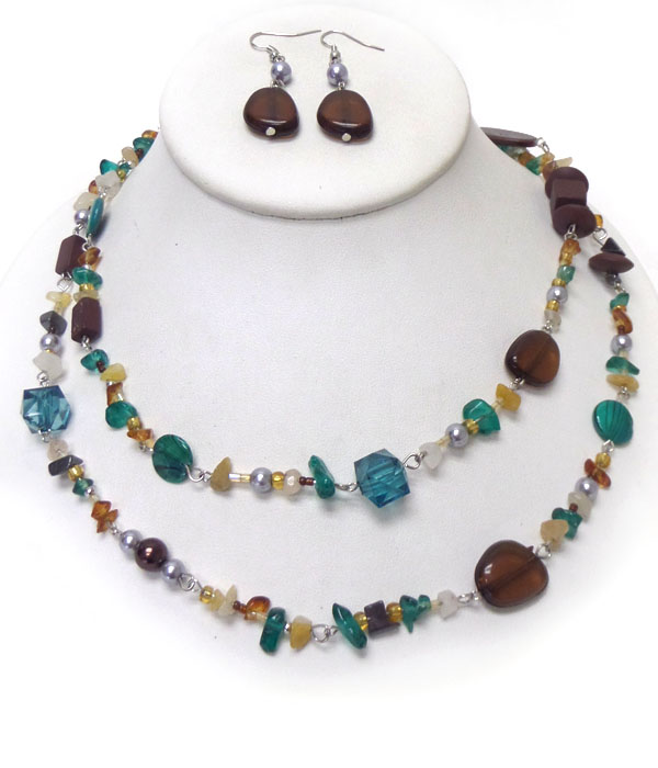 Multi shell and chip stone double layer necklace set