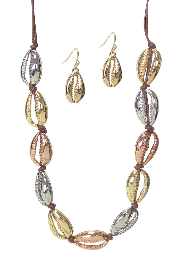 Metal cowry shell link necklace set