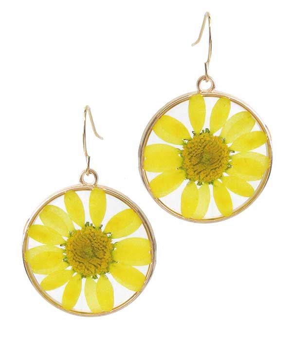 DRY FLOWER DISC EARRING