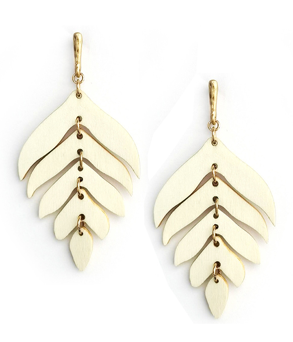 WOODEN LEAF EARRING