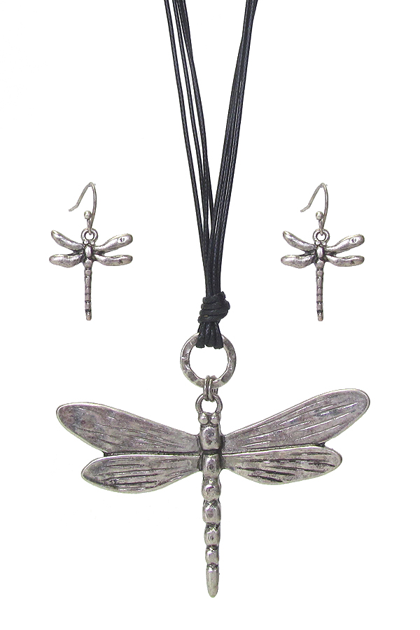 Dragonfly pendant necklace set