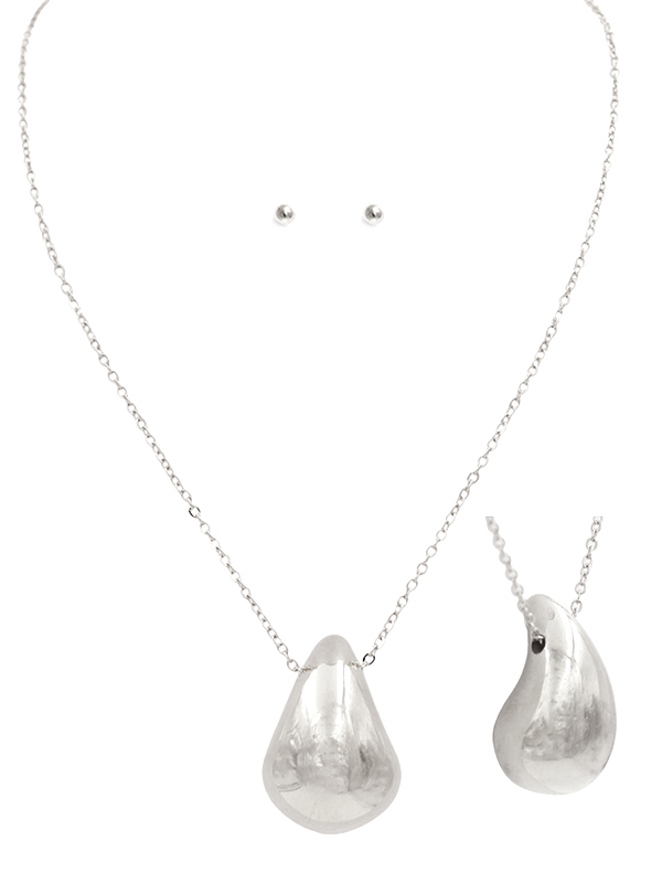 Puffy teardrop pendant necklace set