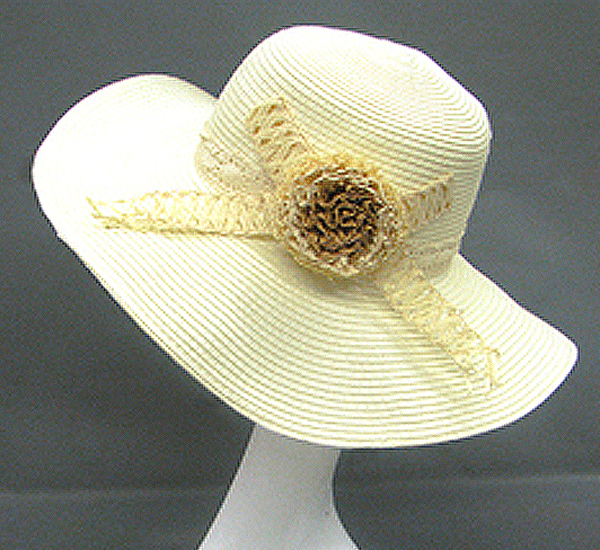 Med brim w/flower corsage