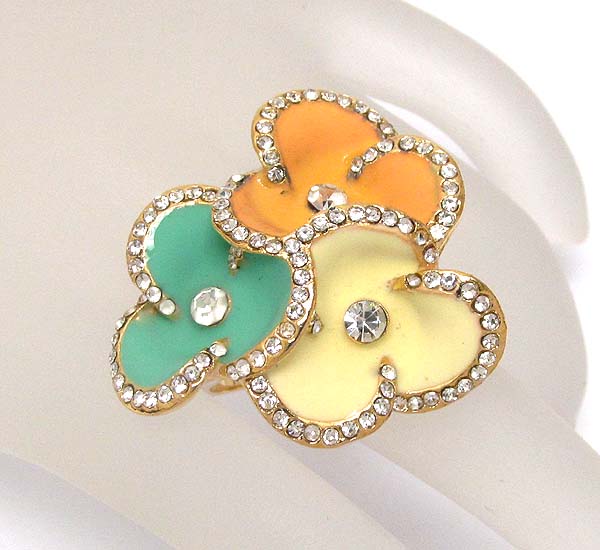 Crystal and epoxy deco triple flower ring