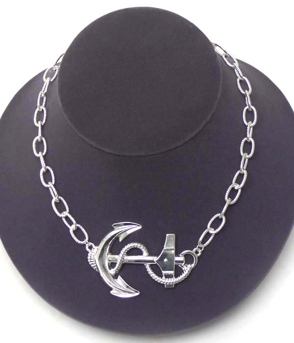 Anchor and rope pendant necklace