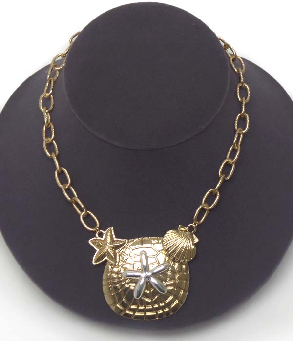Starfish and shell pendant necklace