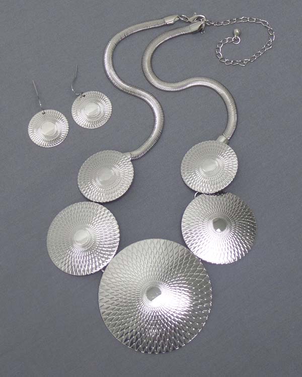Electro plating textured multi disk link and snake chain necklace earring set