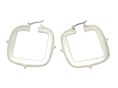 Simple flat square earring