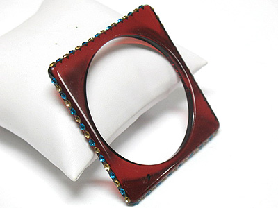 Square shape crystal stud acryl bangle