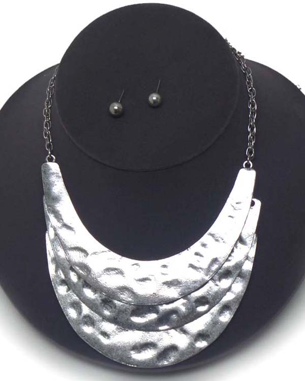 Triple hammered metal crescent link bib necklace earring set