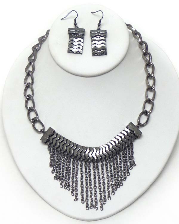 Flat snake chain and multi tassel drop necklace earring set