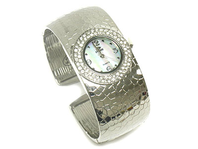Casting metal crystal deco bangle watch