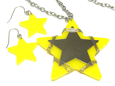 Acrylic star pendant with mirror necklace and earring set