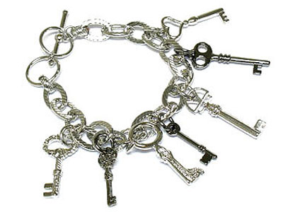 Multi key charm dangle toggle bracelet
