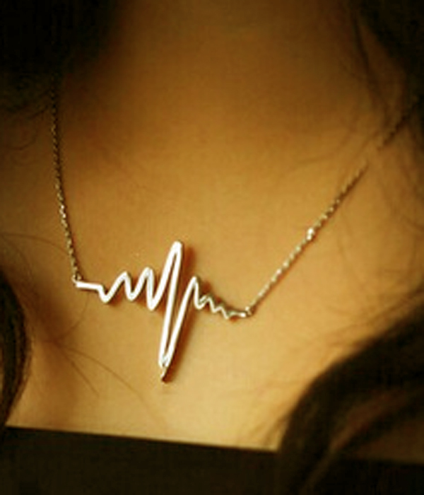 Metal heart beat necklace -  etsy style