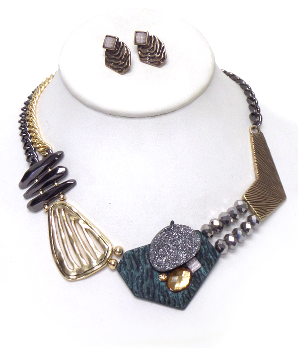 Multi shape metal link and drusy quart accent necklace set