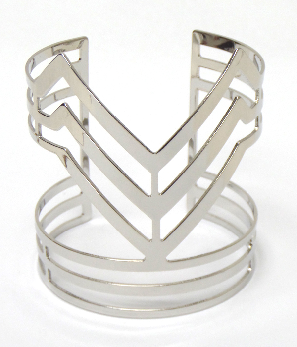 Chevron pattern metal cuff bracelet