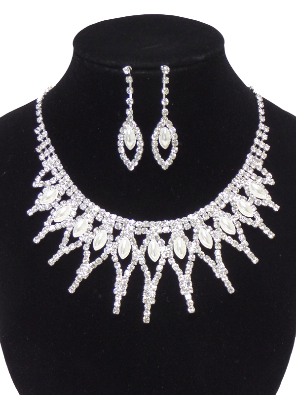 Linked rhinestones with pearls drop necklace set