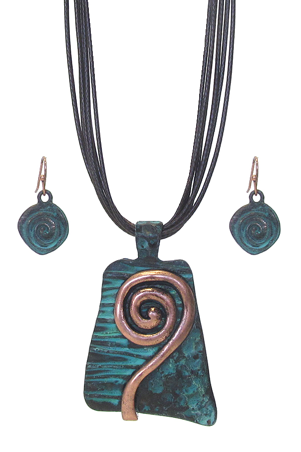 Metal art pendant necklace set