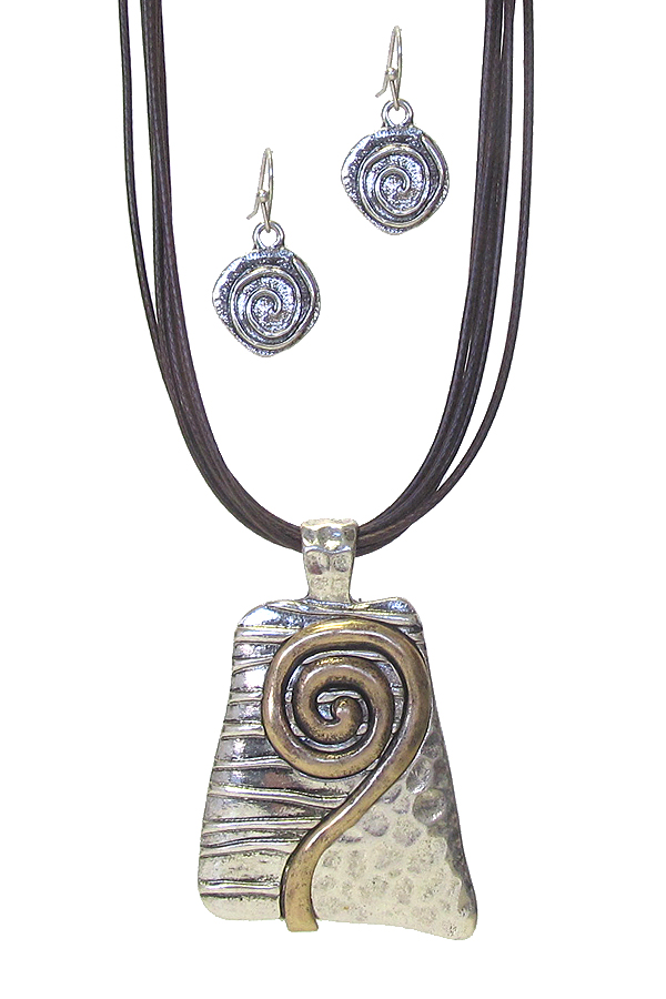 METAL ART PENDANT NECKLACE SET