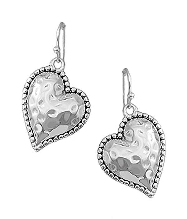 HAMMERED METAL HEART EARRING