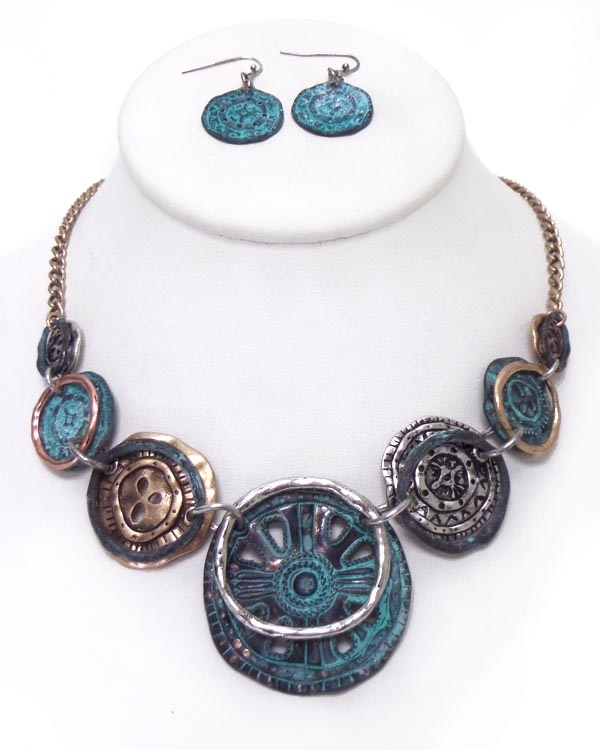 Hammered and metal filigree multi disk link necklace set