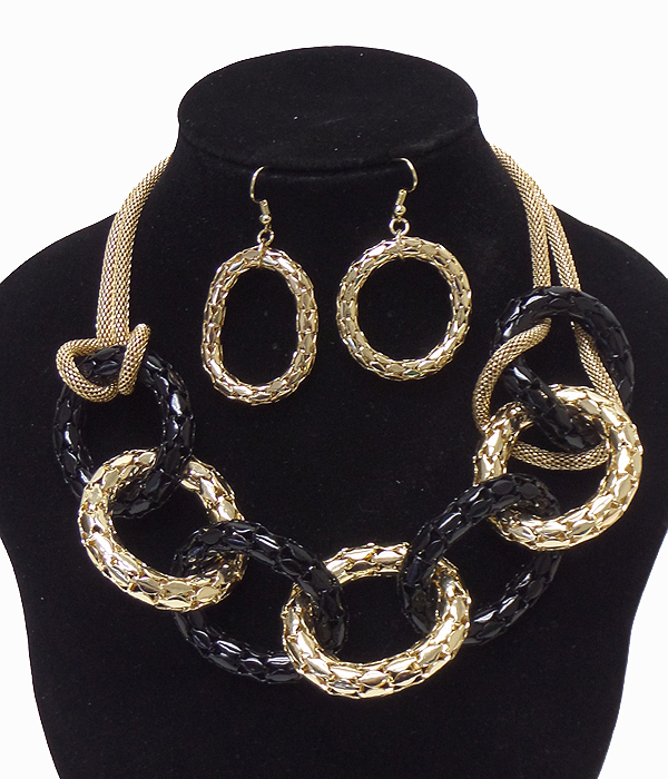 Metal interlock circle link necklace set