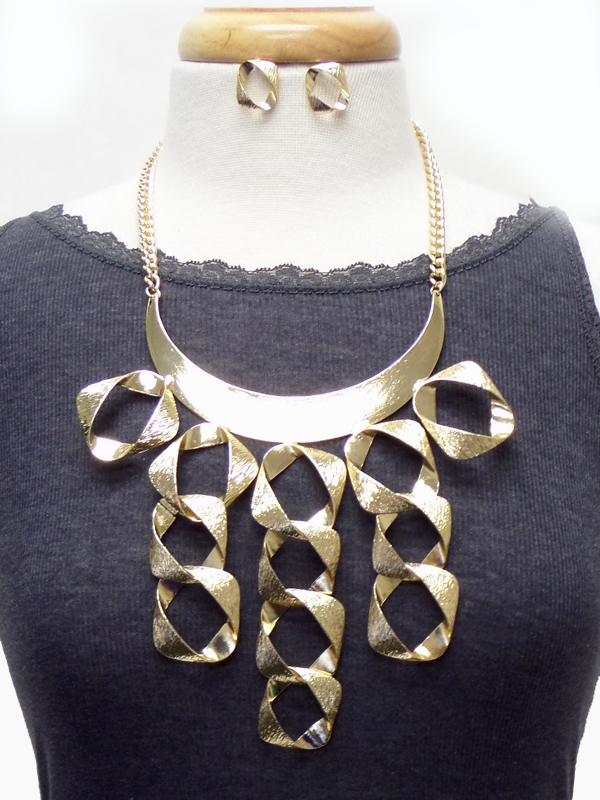 Bold metal linked shape drop necklace set