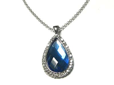 Crystal cubic oval pendant necklace