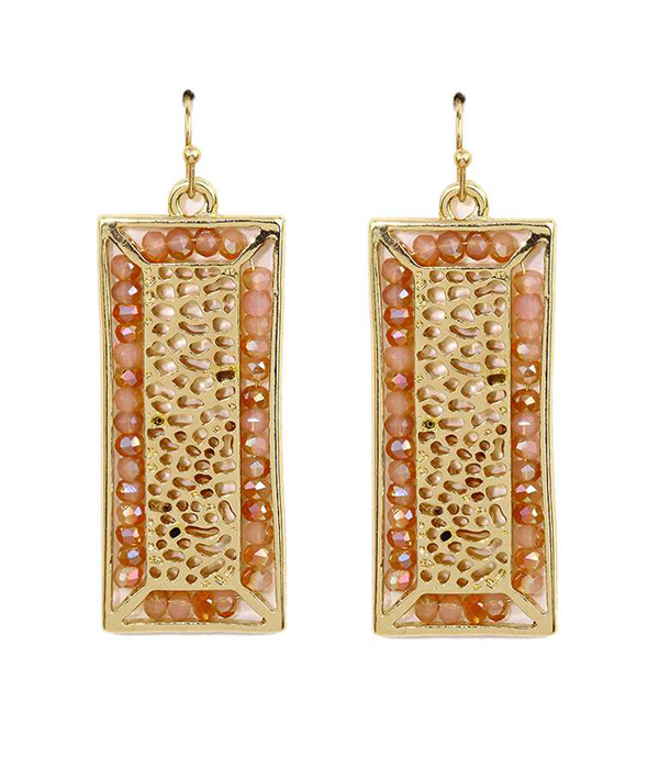 Metal filigree and galss bead earring