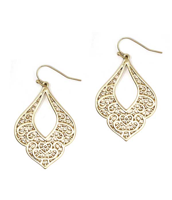 Metal filigree earring
