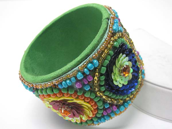 ACRYL BEADS AND SEQUINS DECO FABRIC WRAPPED FASHION BANGLE