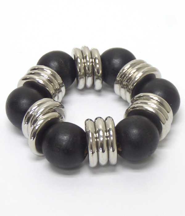 Wood type beads with linked rings bracelet 