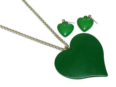 Large acryl heart necklace and earring set