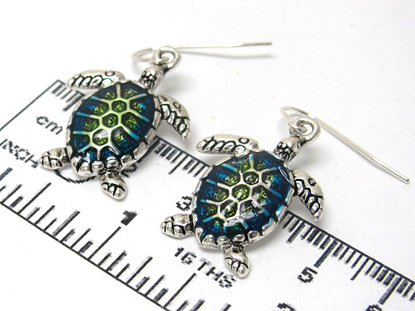 Metal sea turtle earring
