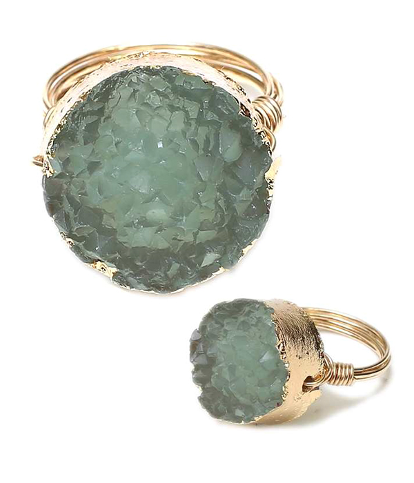 Round shape druzy stone and wire ring
