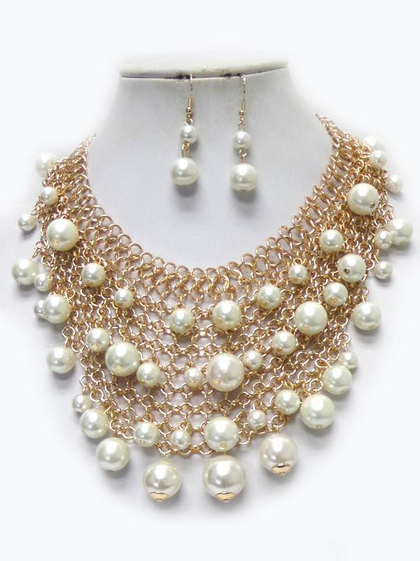 Pearl and metal mesh bib necklace set