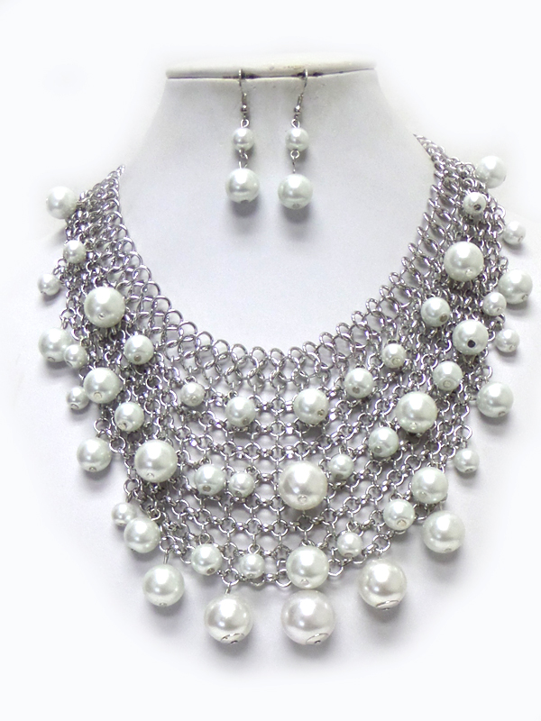 Pearl and metal mesh bib necklace set