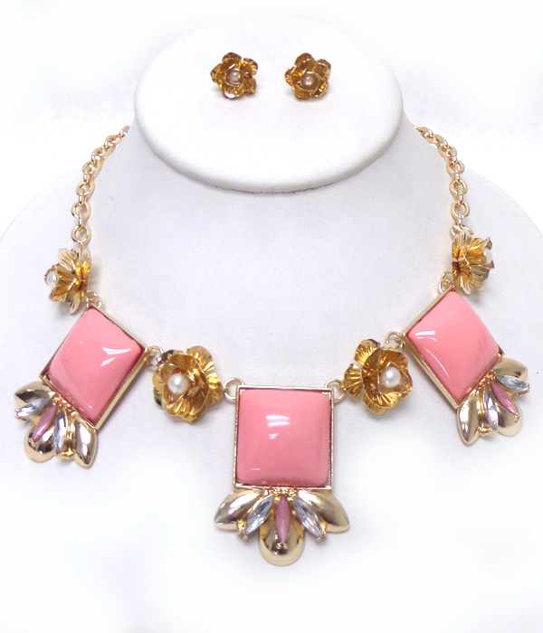 PUFFY SQUARE STONE AND FLOWER LINK NECKLACE SET