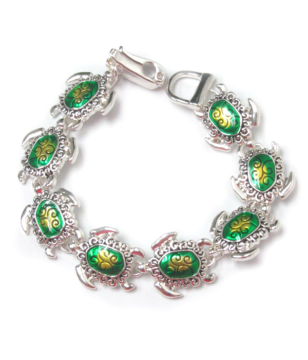 Sea turtle link magnetic clasp bracelet