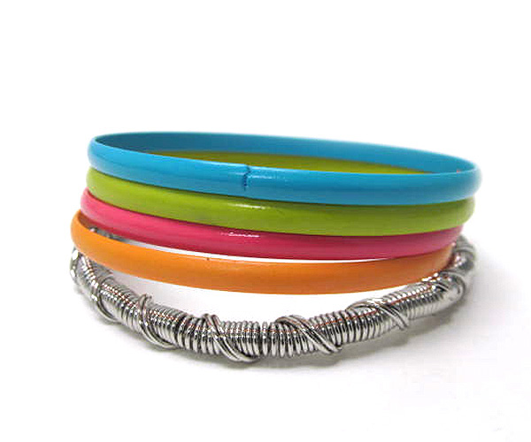 Metal twisted mixted bangle set of five