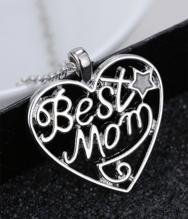 Best mom heart pendant necklace