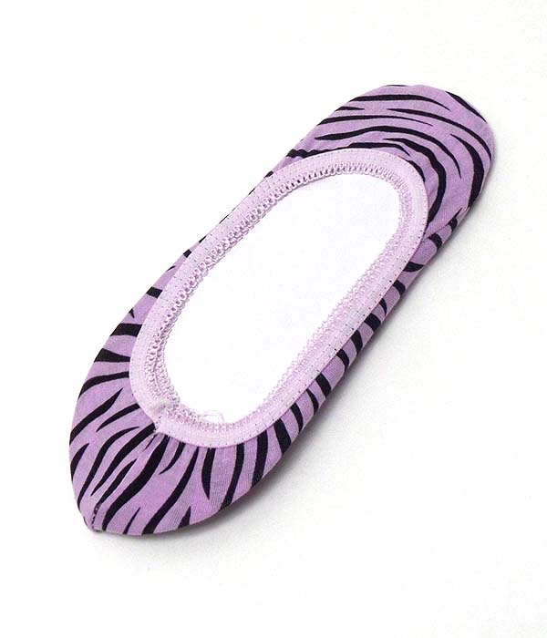 Animal print in door no show socks