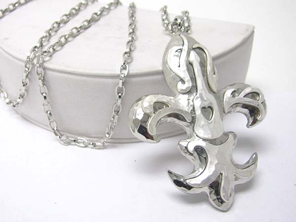 Metal art fleur de lis pendant long necklace