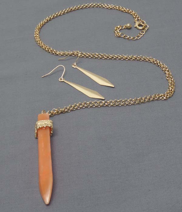 Arrowhead stone pendant long necklace earring set