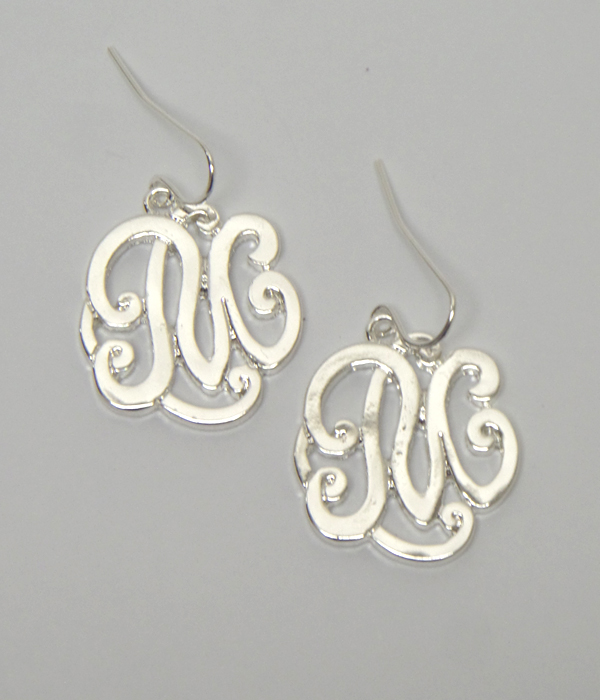 Monogram earring - m